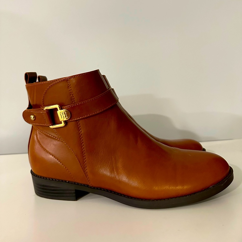 Tommy Hilfiger brown‎ leather booties SIZE 7.5